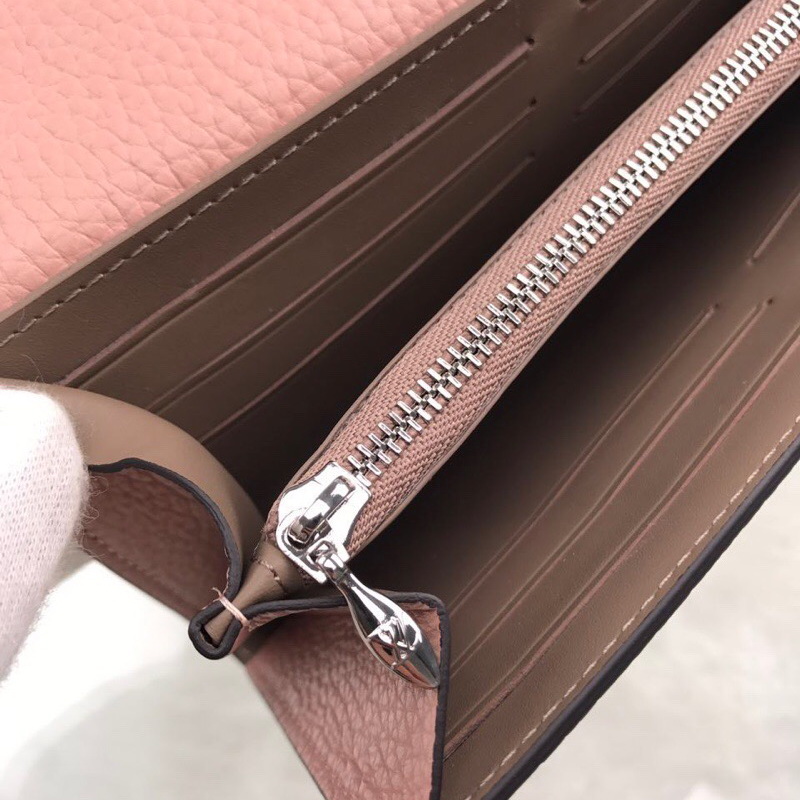 M61250 CAPUCINES WALLET, LOUIS VUITTON WALLETS