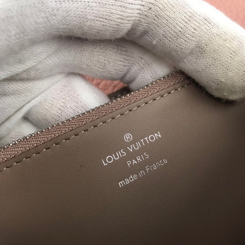 M61250 CAPUCINES WALLET, LOUIS VUITTON WALLETS