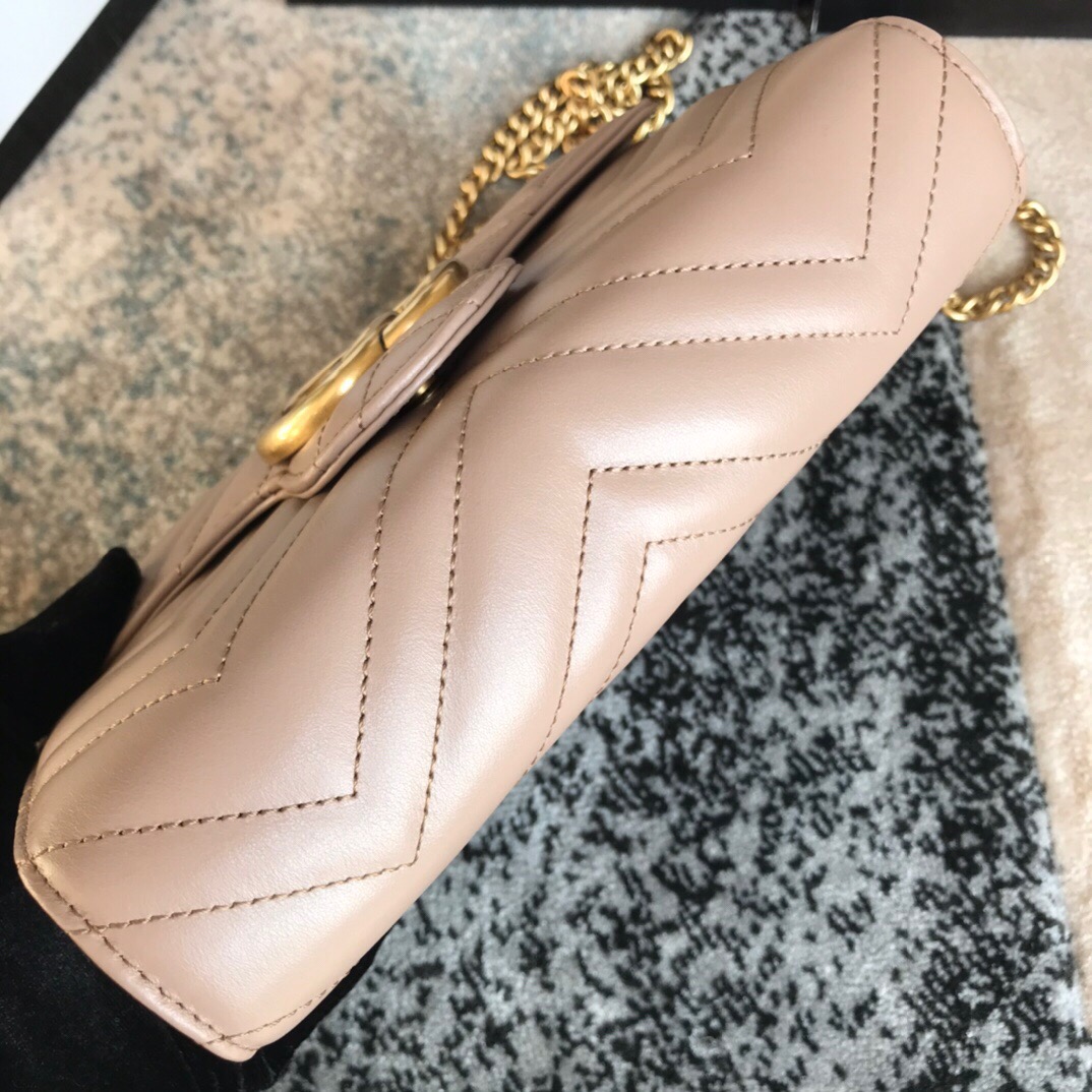 474575 Gucci GG Marmont matelassé mini bag