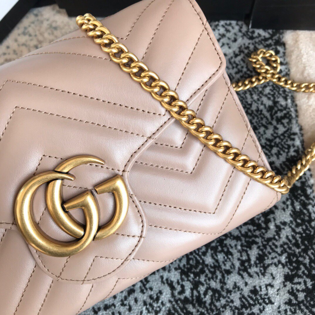 474575 Gucci GG Marmont matelassé mini bag