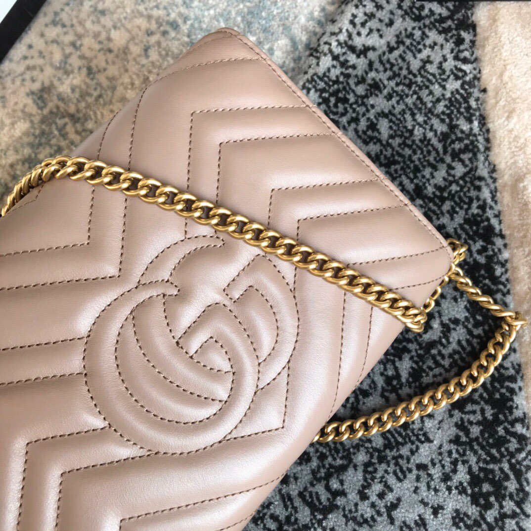 474575 Gucci GG Marmont matelassé mini bag
