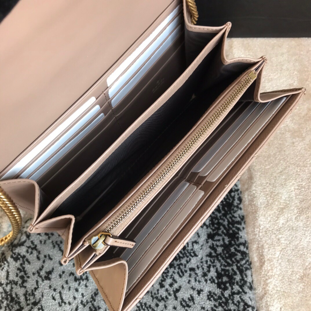 474575 Gucci GG Marmont matelassé mini bag