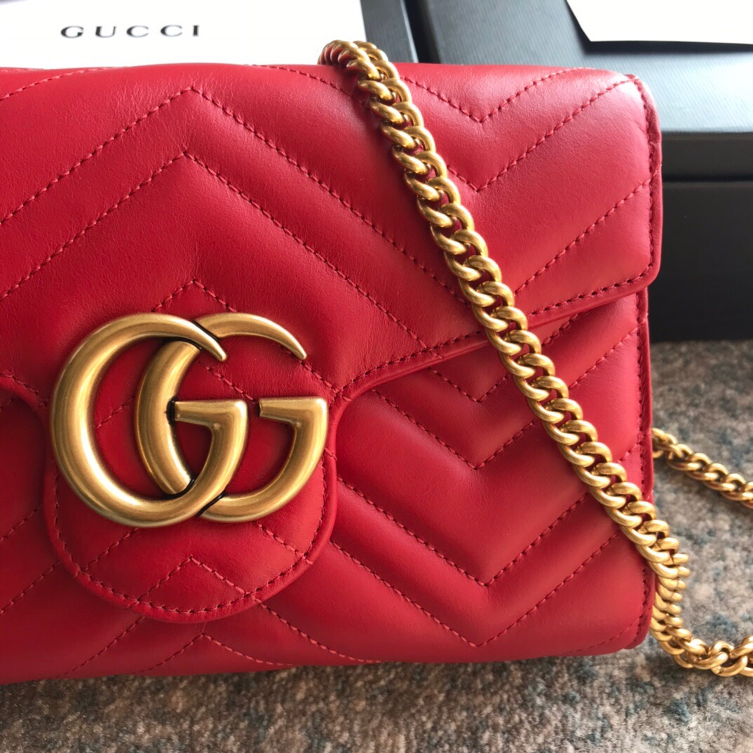 474575 Gucci GG Marmont matelassé mini bag