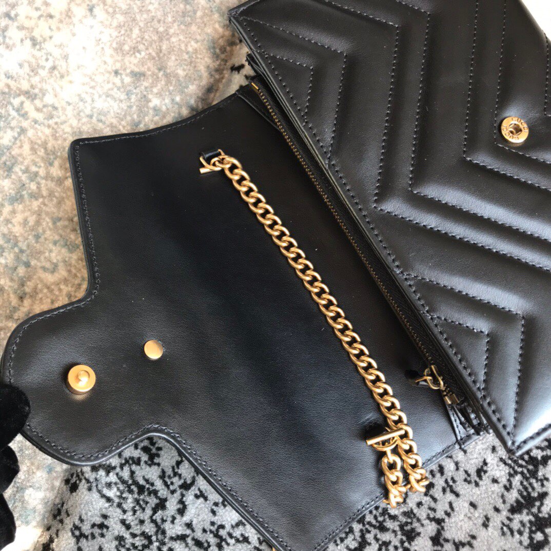 474575 Gucci GG Marmont matelassé mini bag