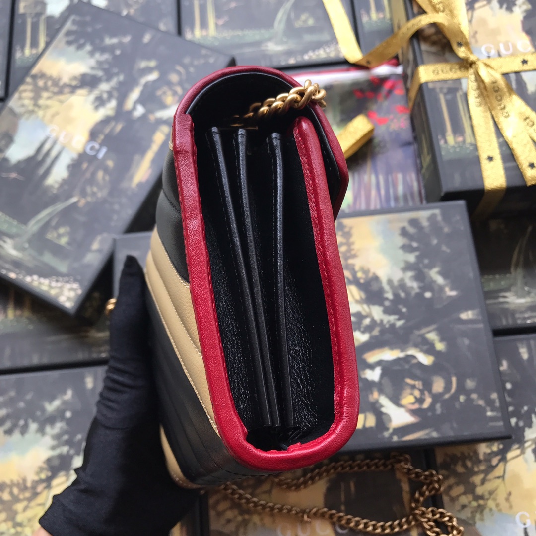 573807 Gucci GG Marmont matelassé mini bag
