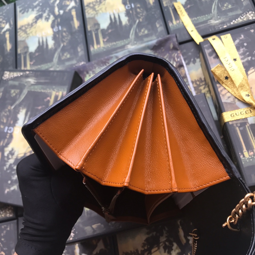 573807 Gucci GG Marmont matelassé mini bag