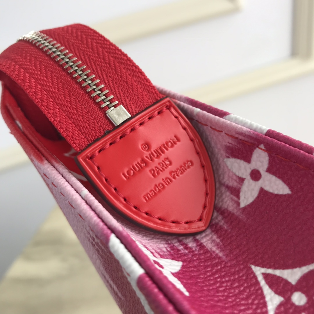 M69137 LV ESCALE POCHE TOILETTE 26, Louis Vuitton LV Women - Travel - All Luggage and Accessories