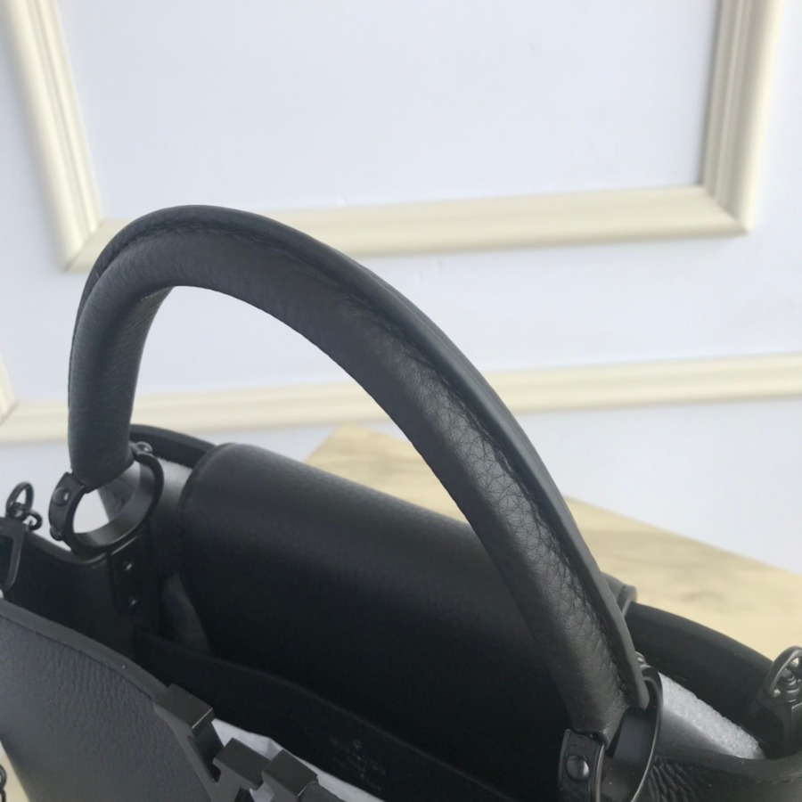 M55218 CAPUCINES PM, Louis Vuitton LV