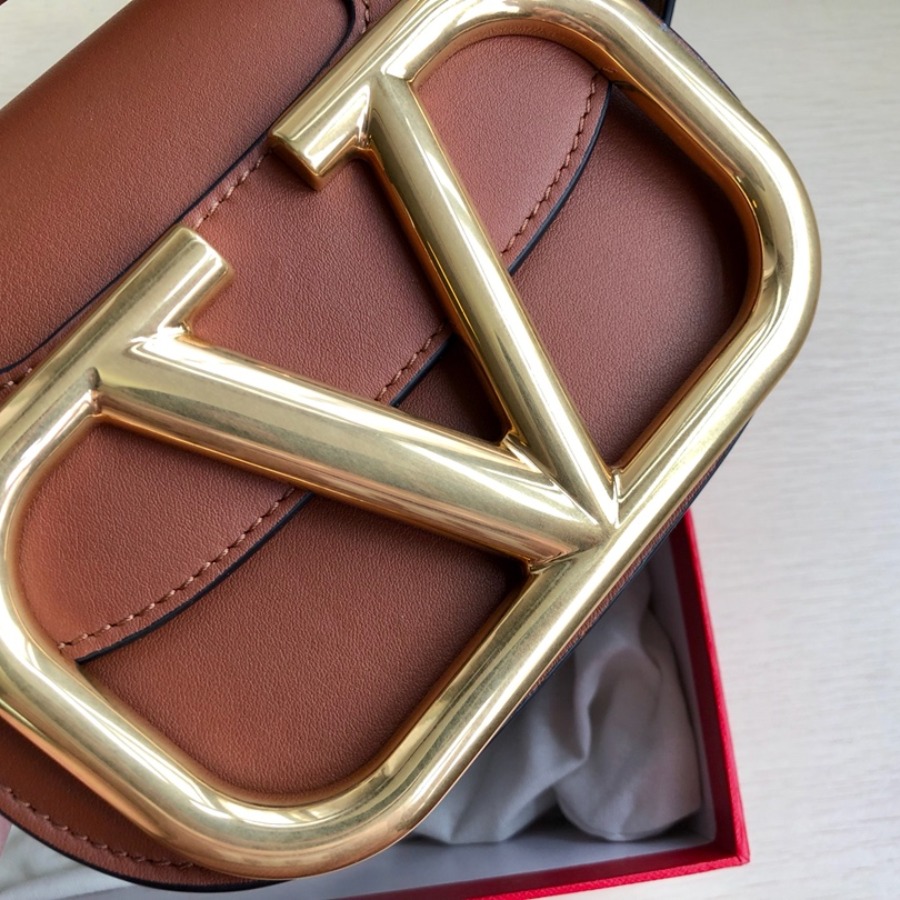 SMALL SUPERVEE CALFSKIN CROSSBODY BAG, VALENTINO GARAVANI