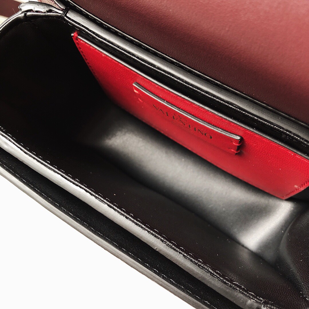 SMALL SUPERVEE CALFSKIN CROSSBODY BAG, VALENTINO GARAVANI