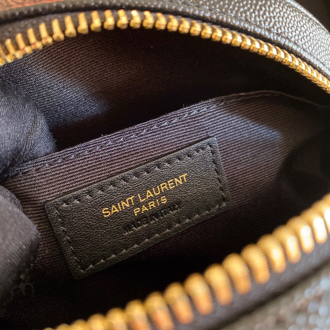 610436 VINYLE ROUND CAMERA BAG IN CHEVRON-QUILTED GRAIN DE POUDRE EMBOSSED LEATHER, Yves Saint Laurent YSL
