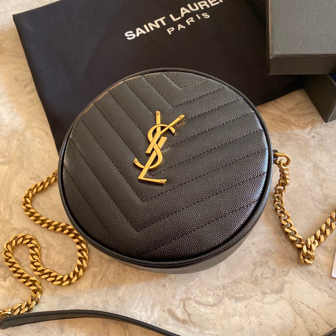 610436 VINYLE ROUND CAMERA BAG IN CHEVRON-QUILTED GRAIN DE POUDRE EMBOSSED LEATHER, Yves Saint Laurent YSL