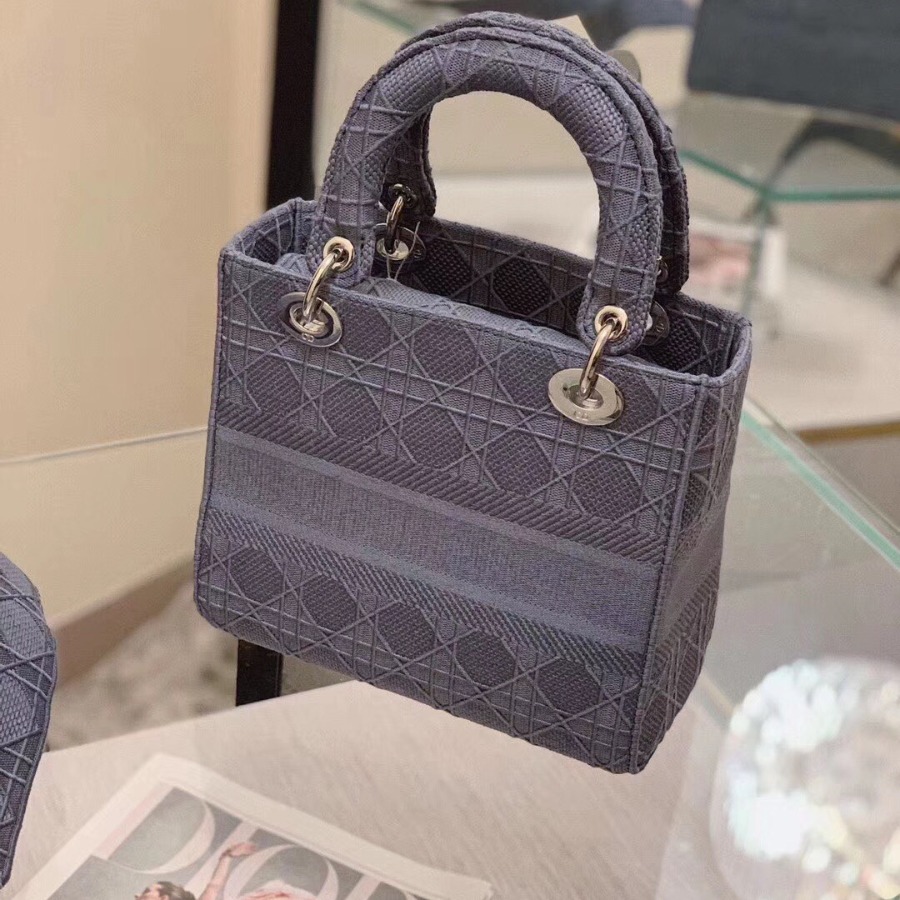 MEDIUM GRAY STONE LADY D-LITE EMBROIDERED CANNAGE BAG, M0565 DIOR