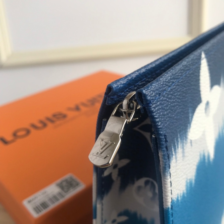 M69136 LV ESCALE POCHE TOILETTE 26, Louis Vuitton LV Women - Travel - All Luggage and Accessories