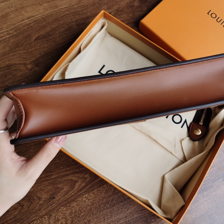M69184 POCHETTE DAUPHINE, Louis Vuitton LV Women - Travel - All Luggage and Accessories