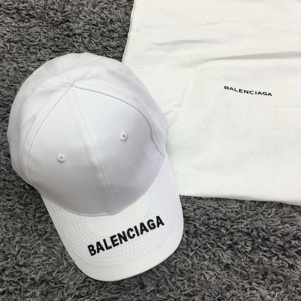 BALENCIAGA CAP