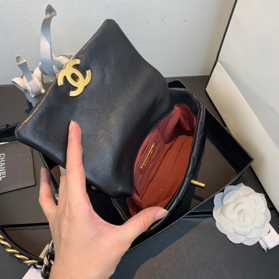 AS1163  chanel 19 waist bag