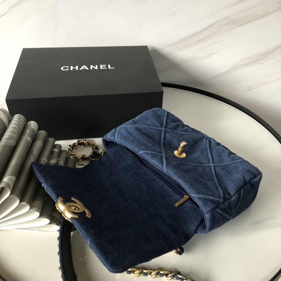AS1160  chanel 19 flap bag