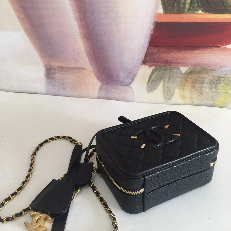 A93342 small vanity case, Chanel Handbag