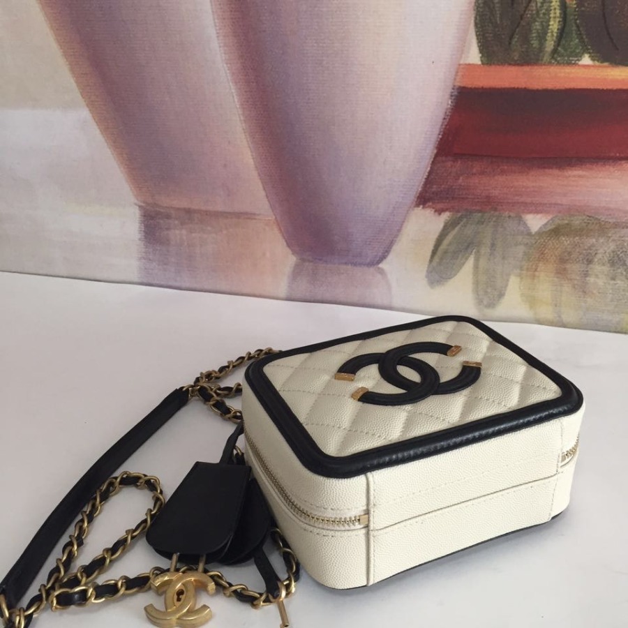 A93342 small vanity case, Chanel Handbag
