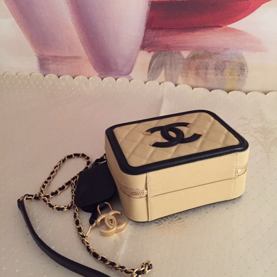 A93342 small vanity case, Chanel Handbag