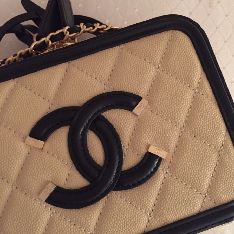 A93342 small vanity case, Chanel Handbag