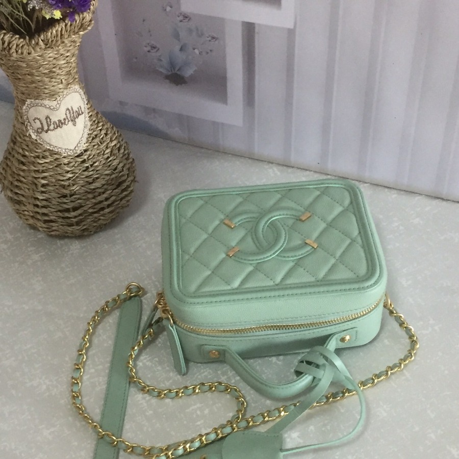 A93342 small vanity case, Chanel Handbag