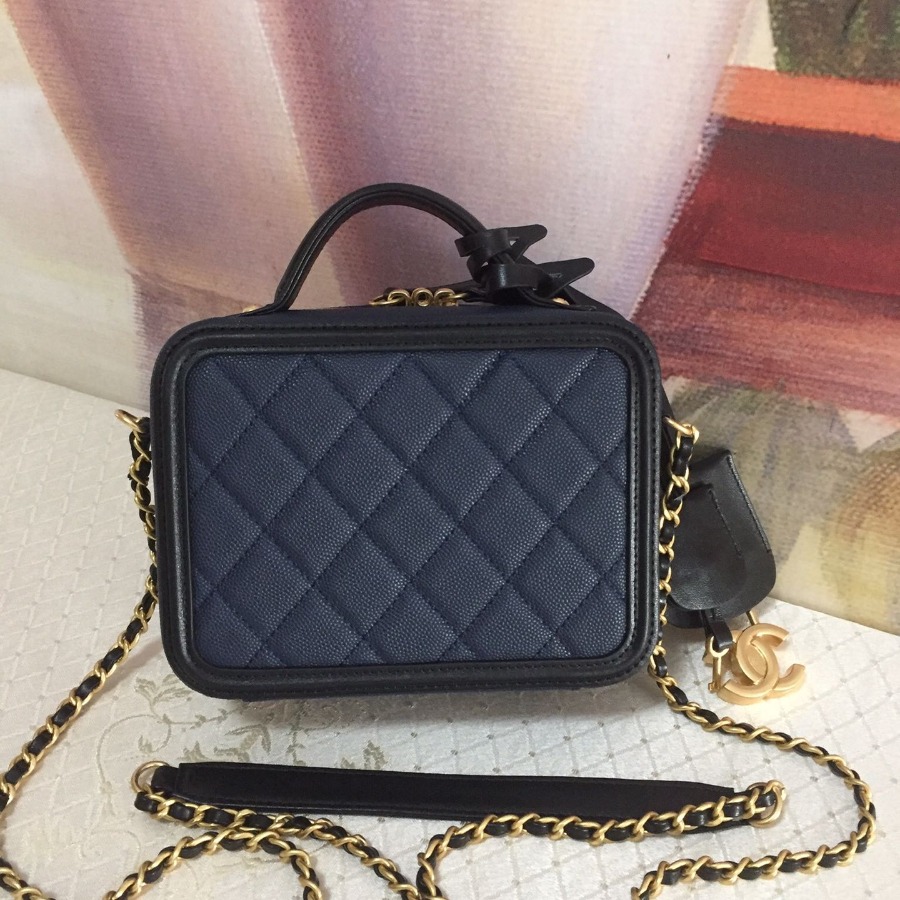 A93342 small vanity case, Chanel Handbag