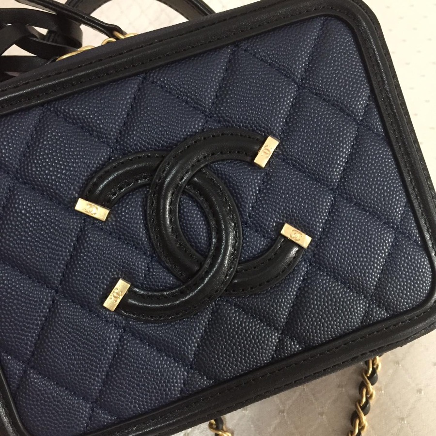 A93342 small vanity case, Chanel Handbag