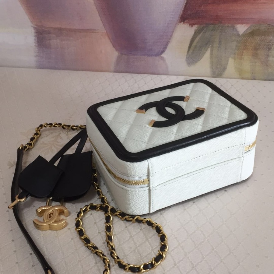 A93342 small vanity case, Chanel Handbag