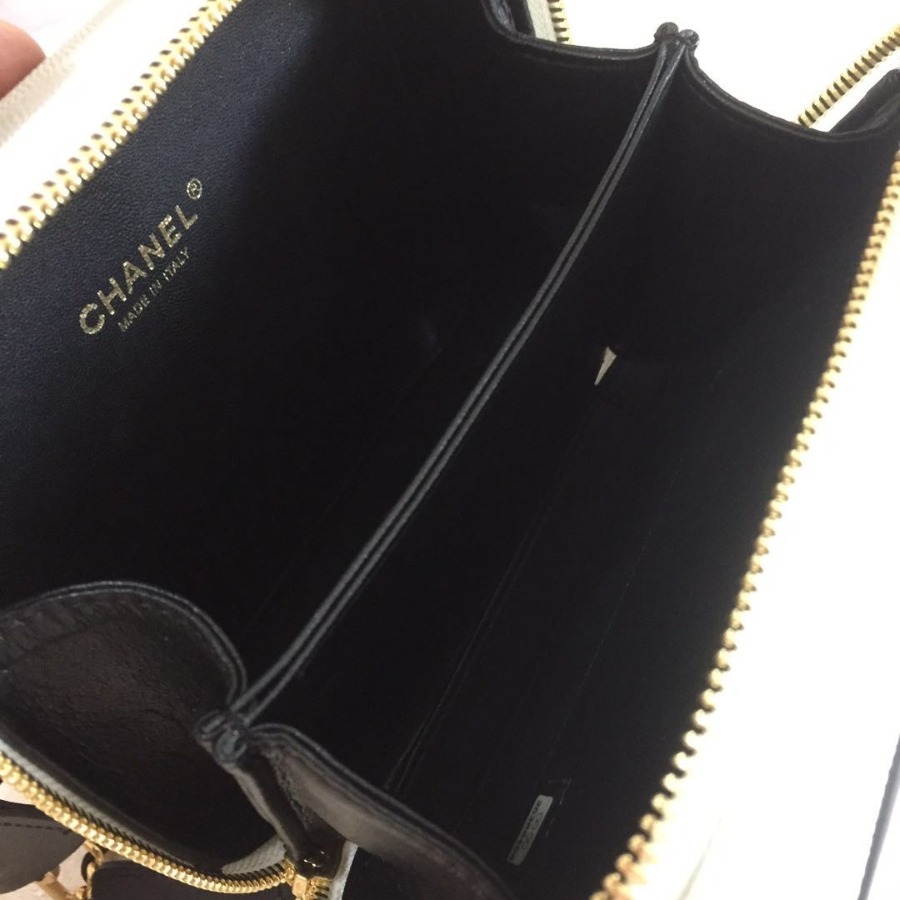 A93342 small vanity case, Chanel Handbag