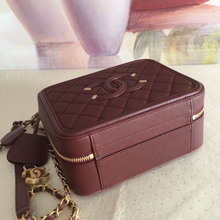 A93343 vanity case, Chanel Handbag