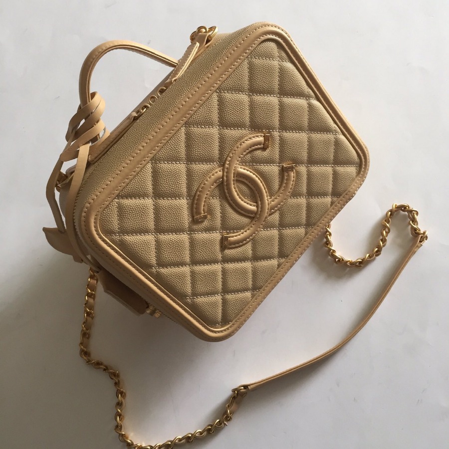 A93343 vanity case, Chanel Handbag