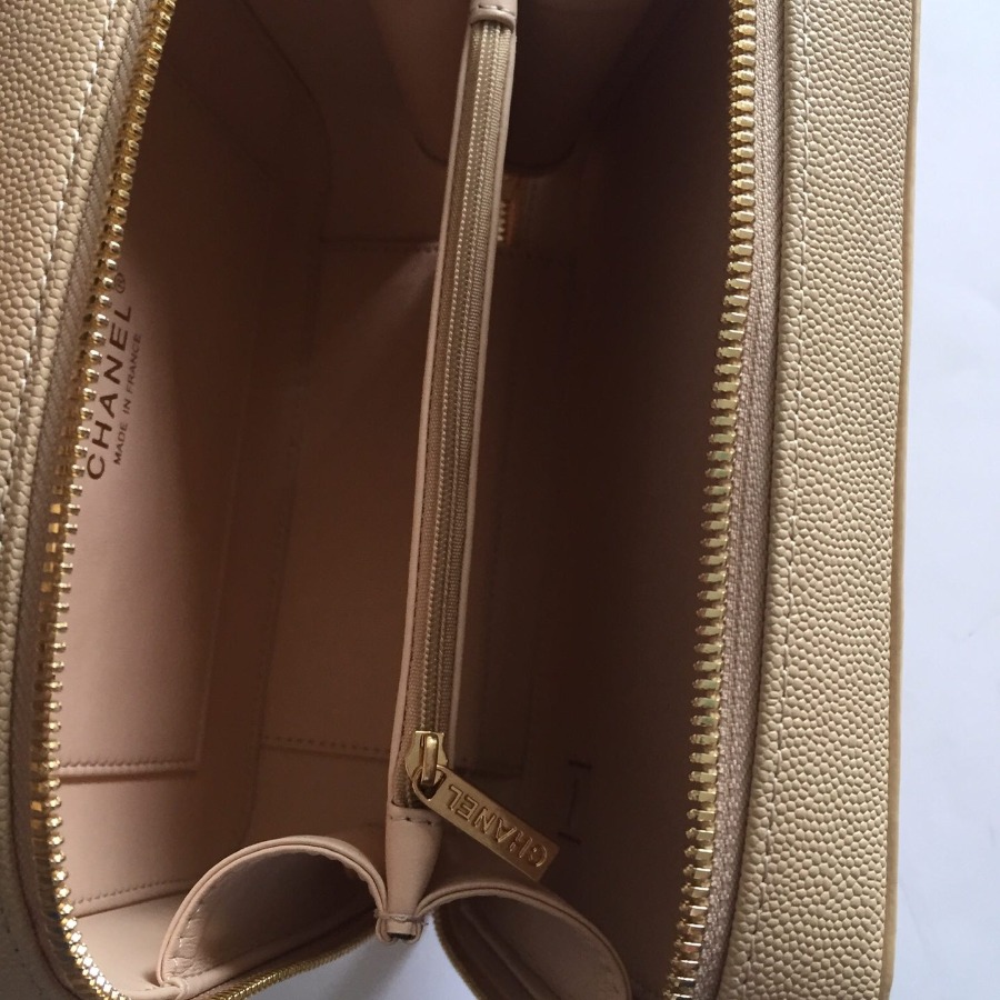 A93343 vanity case, Chanel Handbag