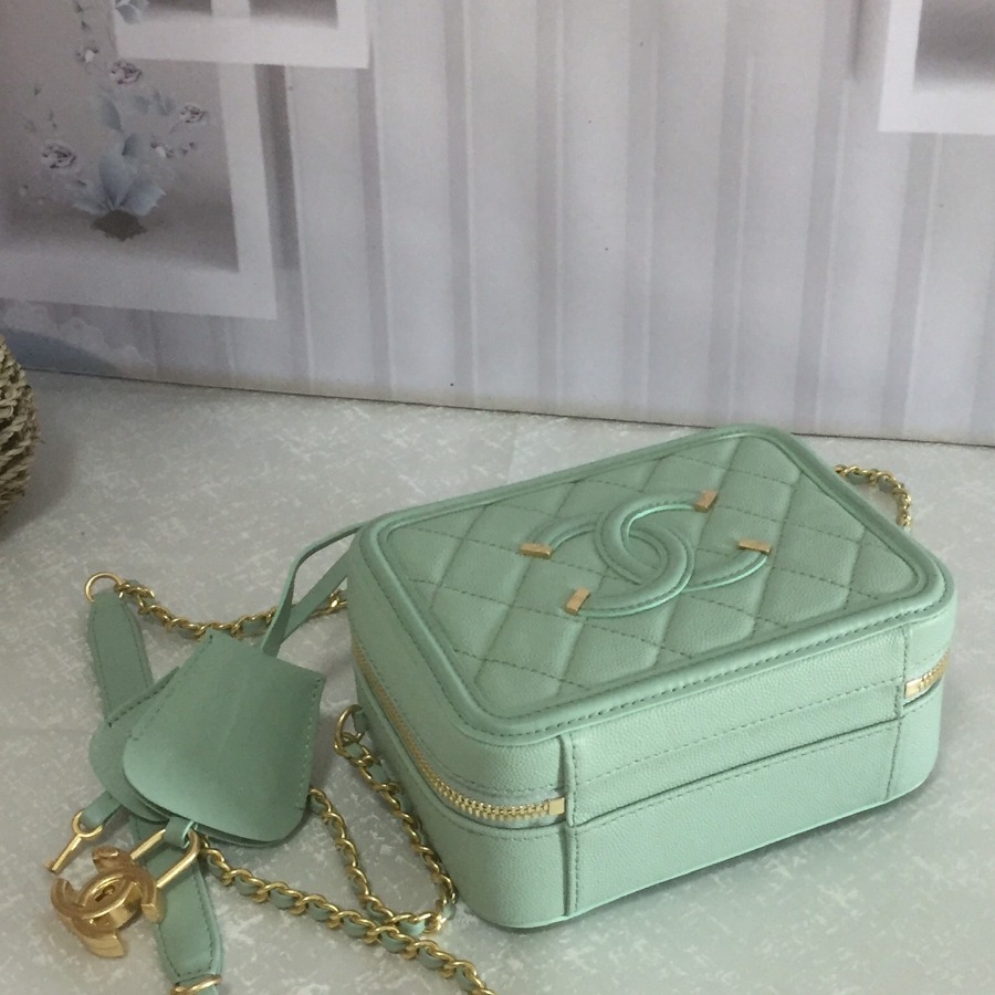 A93343 vanity case, Chanel Handbag