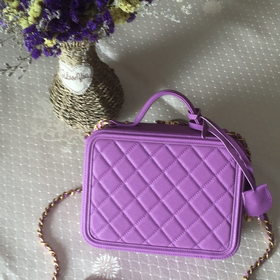 A93343 vanity case, Chanel Handbag
