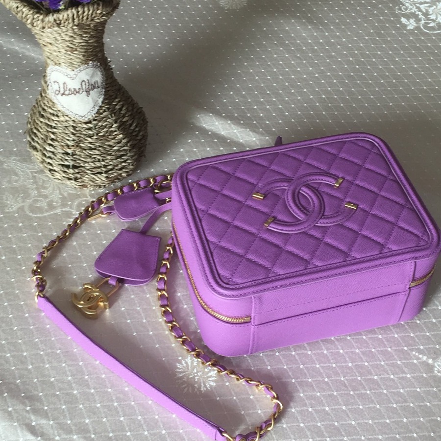A93343 vanity case, Chanel Handbag