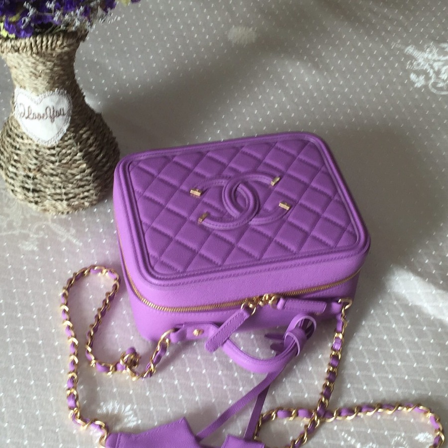 A93343 vanity case, Chanel Handbag