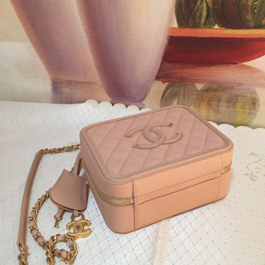 A93343 vanity case, Chanel Handbag