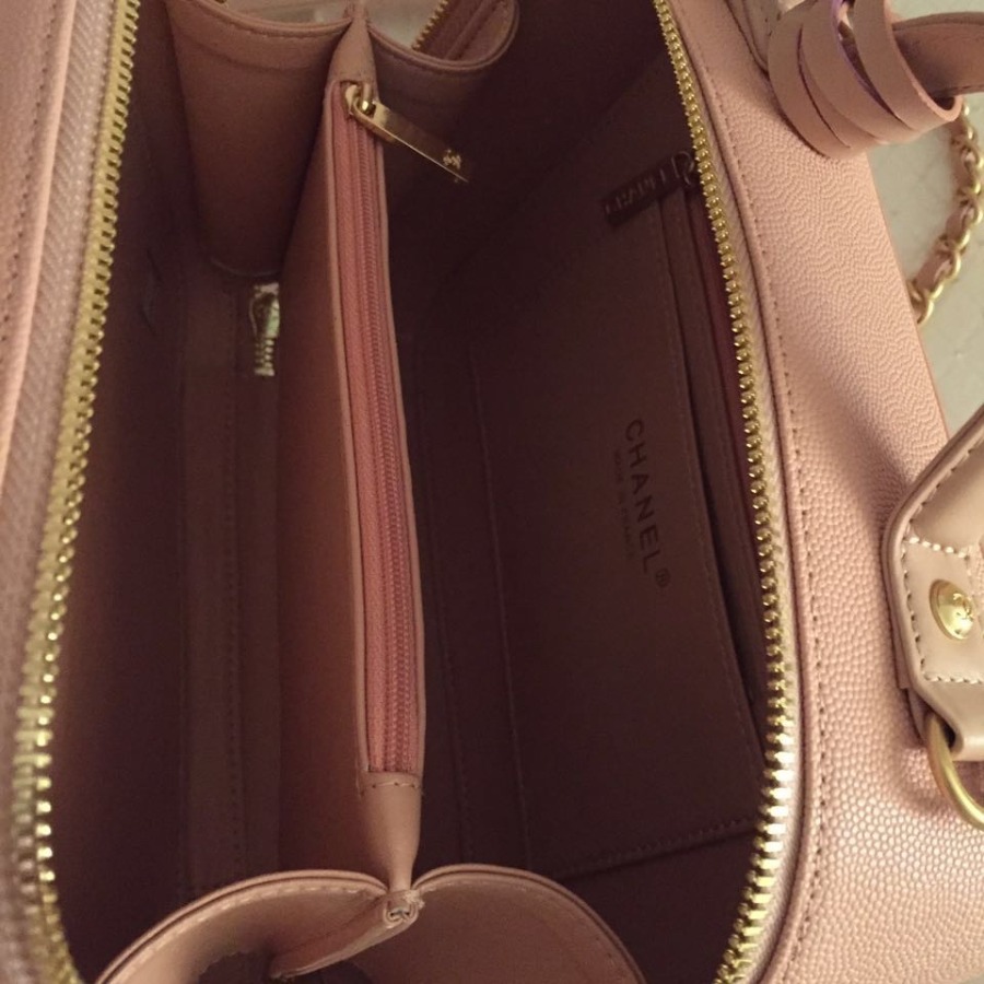 A93343 vanity case, Chanel Handbag