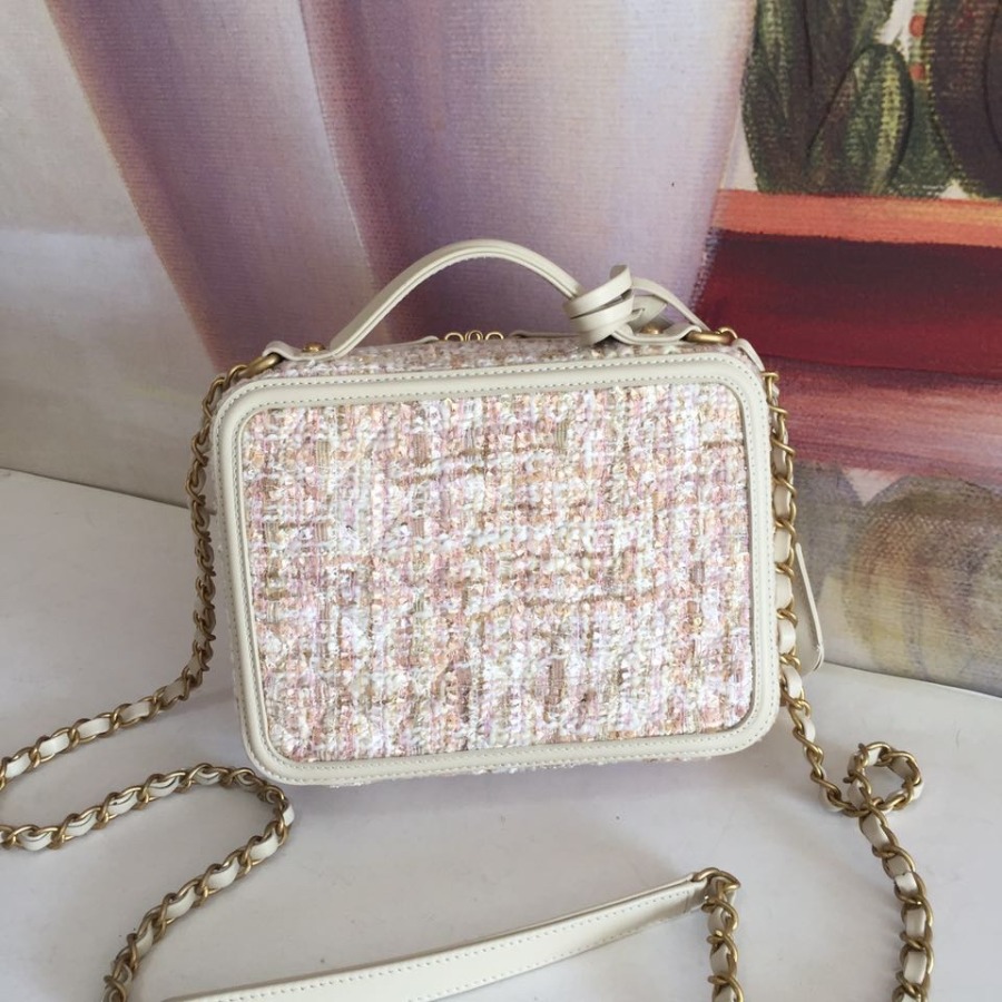 A93343 vanity case, Chanel Handbag