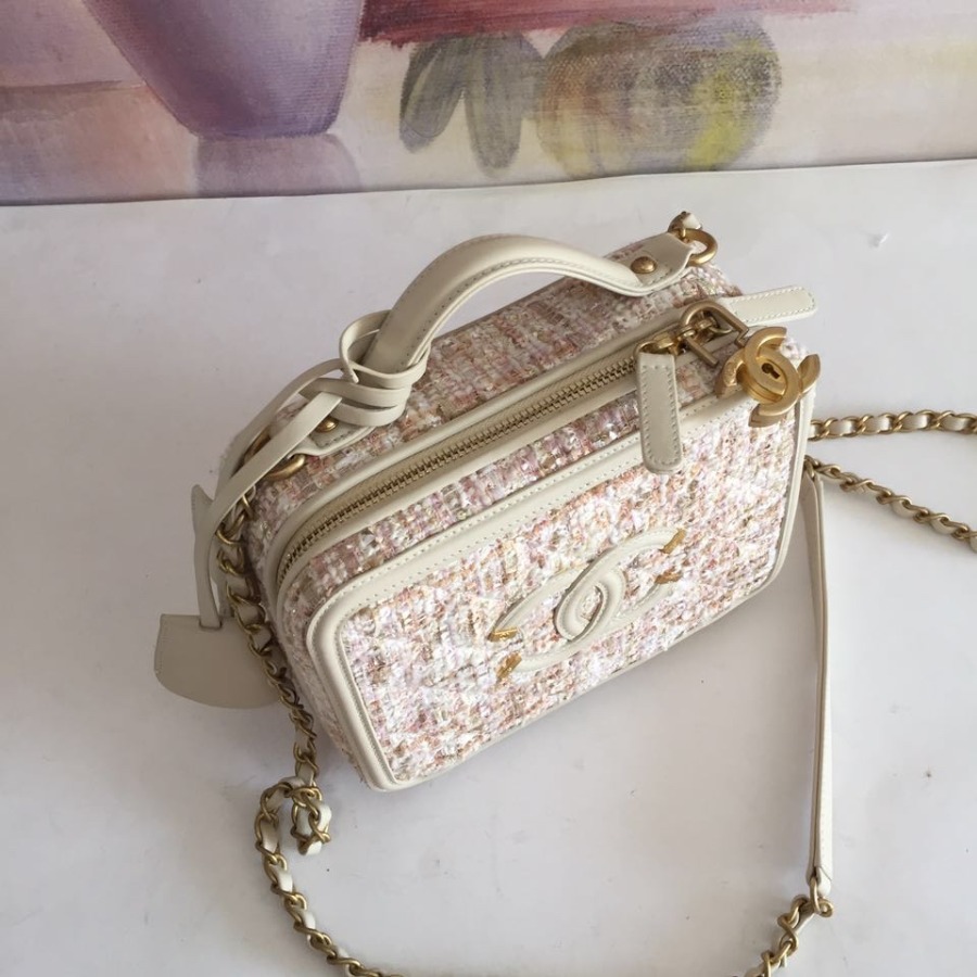 A93343 vanity case, Chanel Handbag