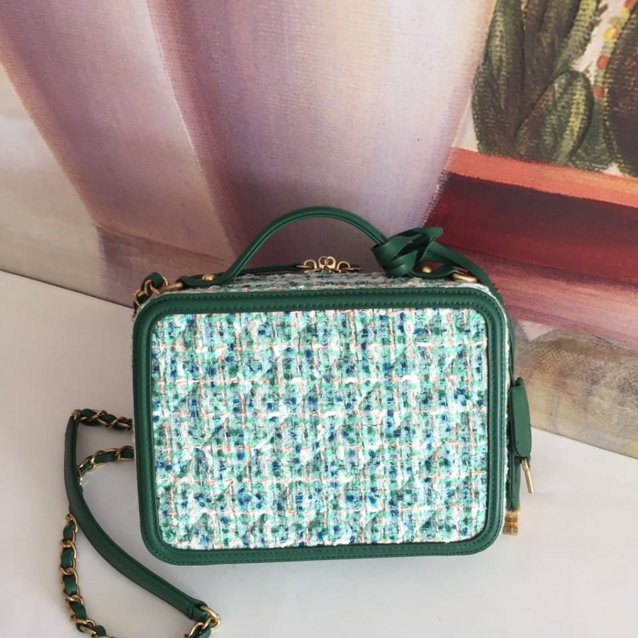 A93343 vanity case, Chanel Handbag