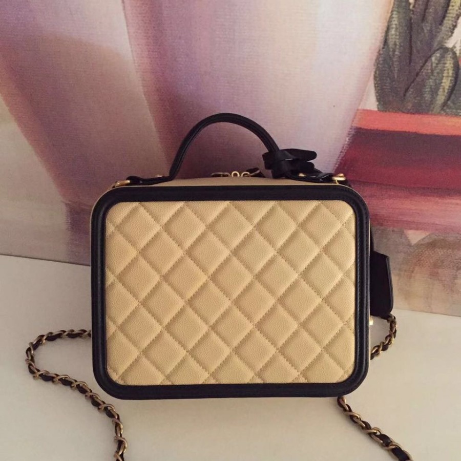 A93343 vanity case, Chanel Handbag
