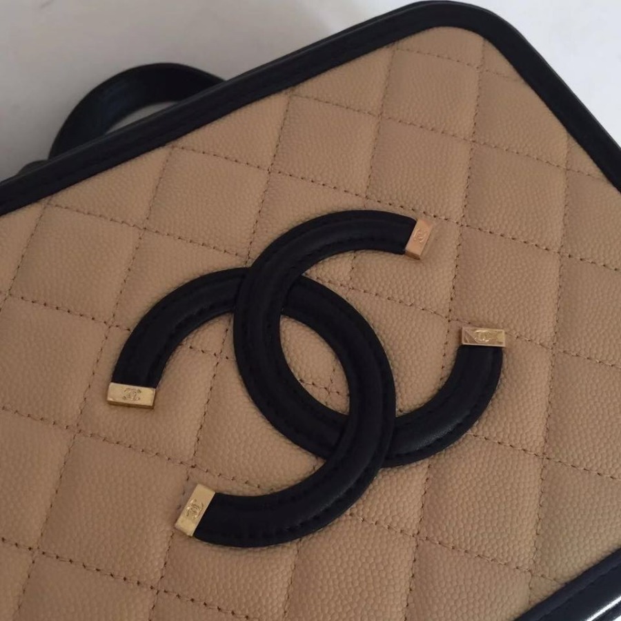 A93343 vanity case, Chanel Handbag