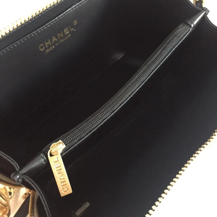 A93343 vanity case, Chanel Handbag