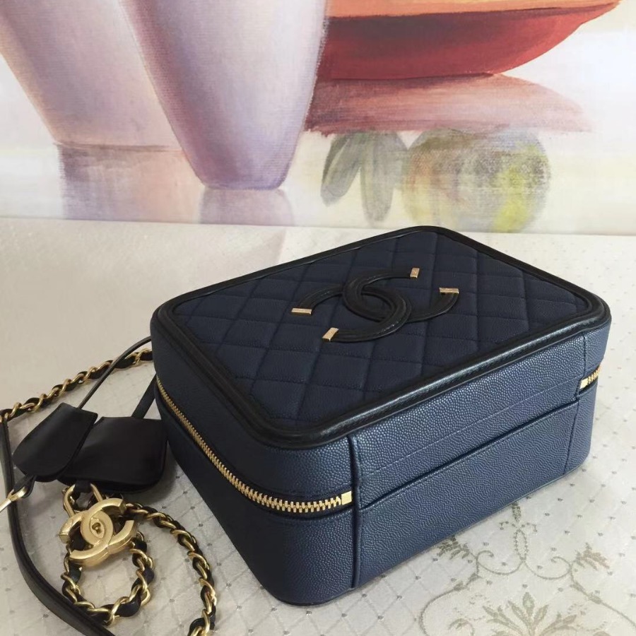 A93343 vanity case, Chanel Handbag