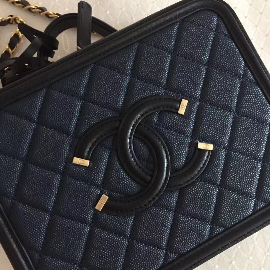 A93343 vanity case, Chanel Handbag