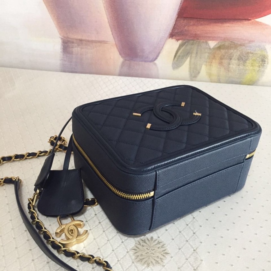 A93343 vanity case, Chanel Handbag