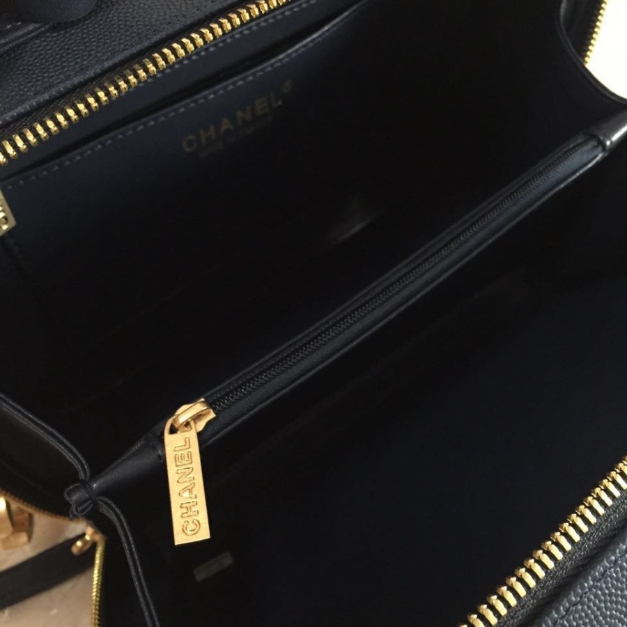 A93343 vanity case, Chanel Handbag